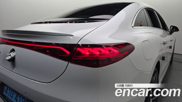 Mercedes-Benz EQE 2023 — photo 9