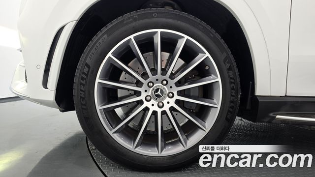 Mercedes-Benz GLE-Class 2023 — photo 5