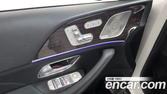 Mercedes-Benz GLE-Class 2023 — photo 32