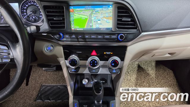 Hyundai AVANTE 2019 — photo 15
