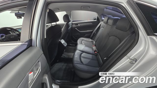 Hyundai Sonata 2018 — photo 17