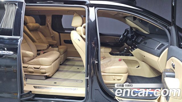 Kia Canival 2019 — photo 18