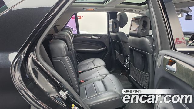 Mercedes-Benz M-class 2015 — photo 11