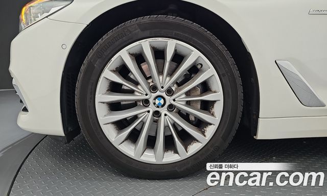 BMW 5-Series 2018 — photo 5