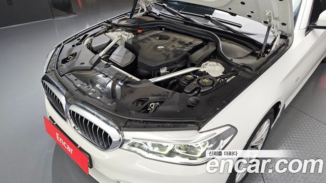 BMW 5-Series 2018 — photo 6