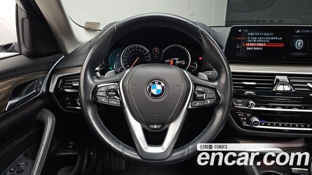 BMW 5-Series 2018 — photo 19