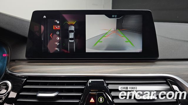BMW 5-Series 2018 — photo 21