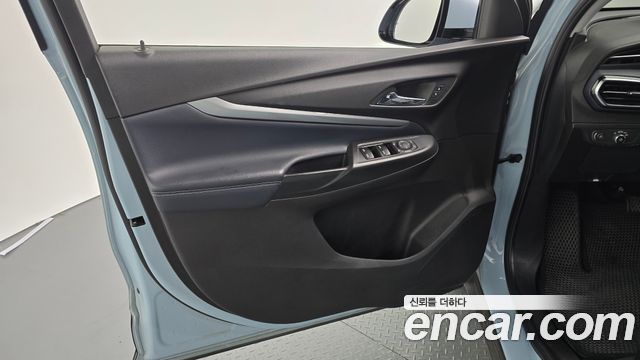 Chevrolet Korea 볼트 EUV 2023 — photo 14