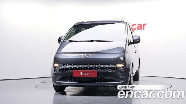 Hyundai Staria 2022 — photo 3