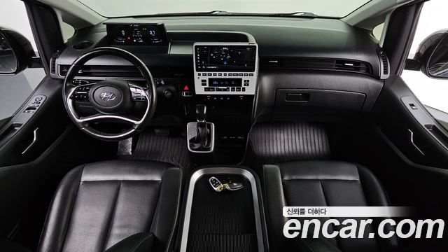 Hyundai Staria 2022 — photo 10
