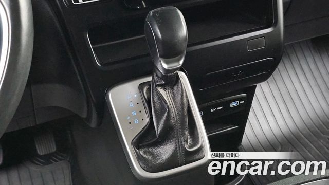 Hyundai Staria 2022 — photo 12