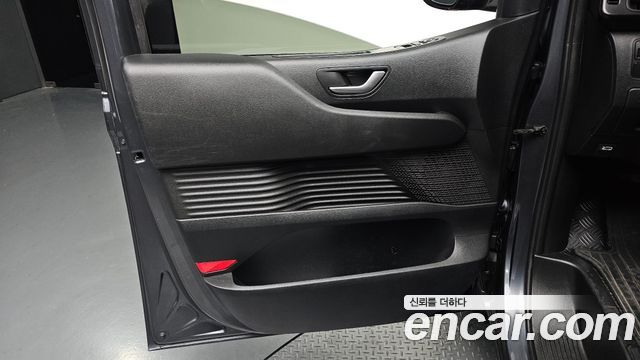 Hyundai Staria 2022 — photo 14