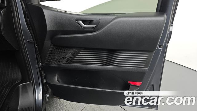 Hyundai Staria 2022 — photo 15