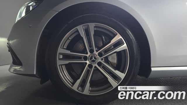 Mercedes-Benz E-Class 2021 — photo 5