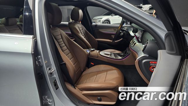Mercedes-Benz E-Class 2021 — photo 13