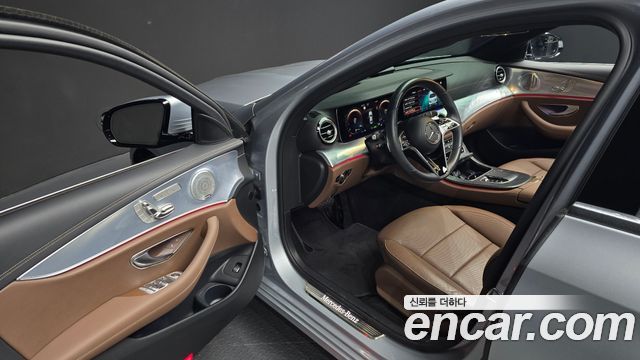 Mercedes-Benz E-Class 2021 — photo 17