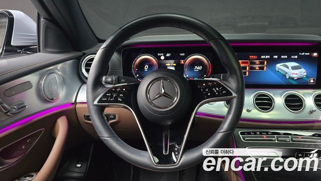 Mercedes-Benz E-Class 2021 — photo 19