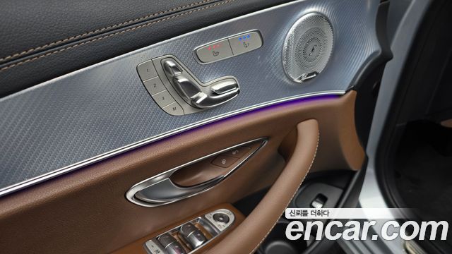 Mercedes-Benz E-Class 2021 — photo 26