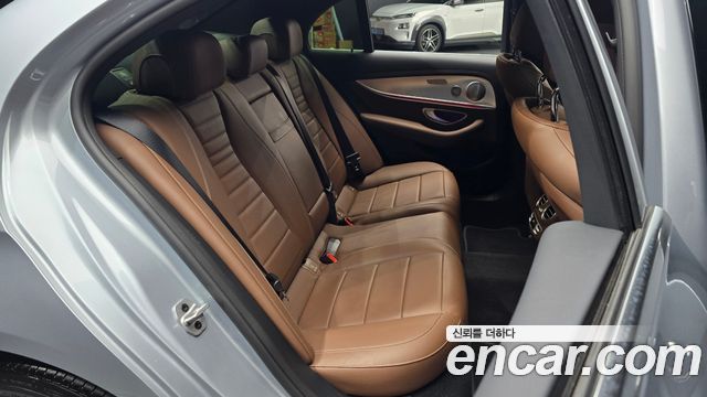 Mercedes-Benz E-Class 2021 — photo 16