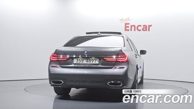 BMW 7-Series 2018 — photo 4