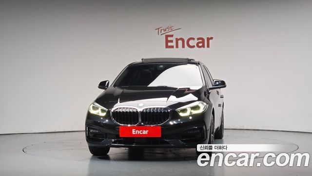 BMW 1-Series 2023 — photo 3
