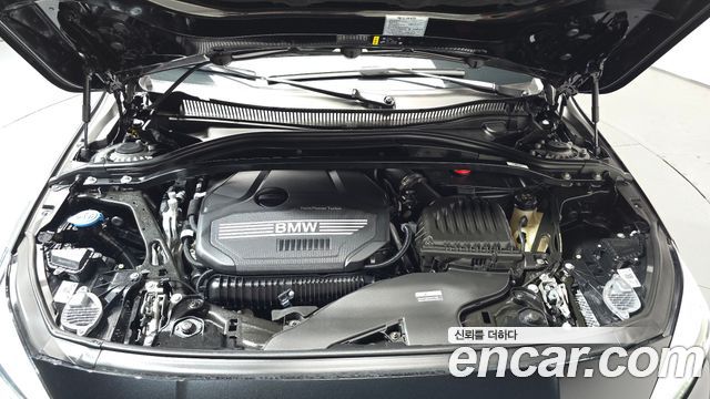 BMW 1-Series 2023 — photo 6