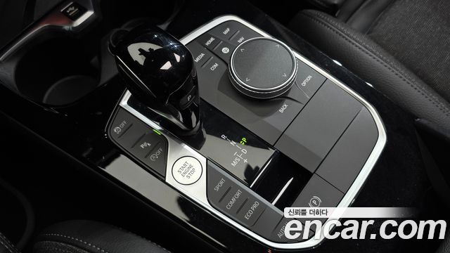 BMW 1-Series 2023 — photo 12
