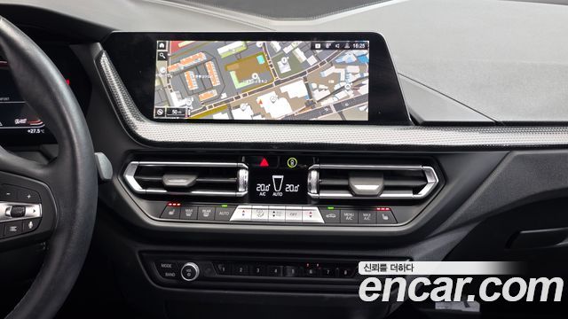 BMW 1-Series 2023 — photo 19