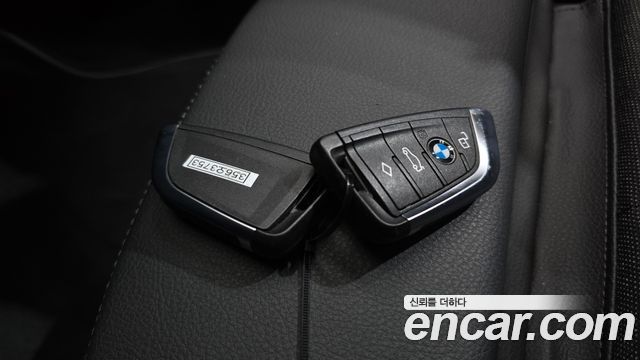 BMW 1-Series 2023 — photo 22