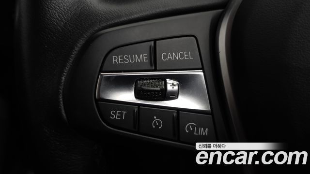 BMW 1-Series 2023 — photo 24