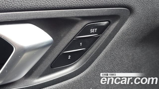 BMW 1-Series 2023 — photo 25