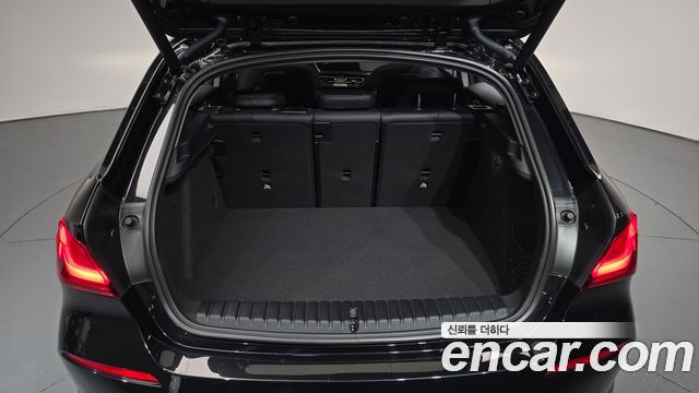 BMW 1-Series 2023 — photo 28