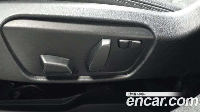 BMW 1-Series 2023 — photo 33