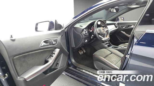 Mercedes-Benz CLA-Class 2018 — photo 10