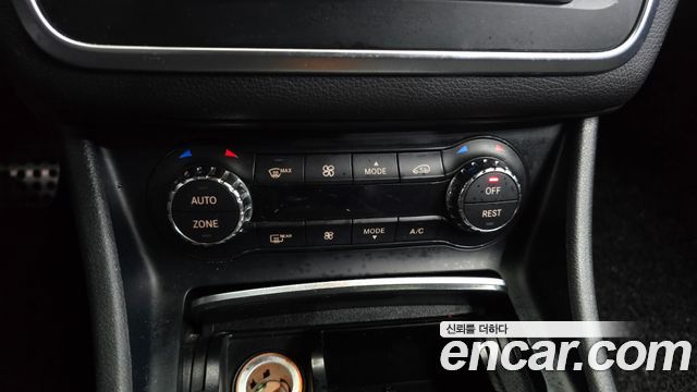 Mercedes-Benz CLA-Class 2018 — photo 20