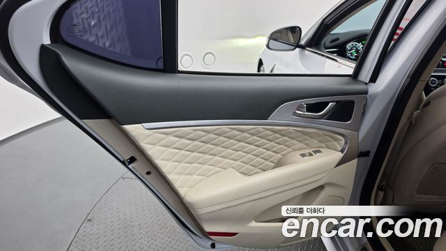 Genesis G70 2019 — photo 15