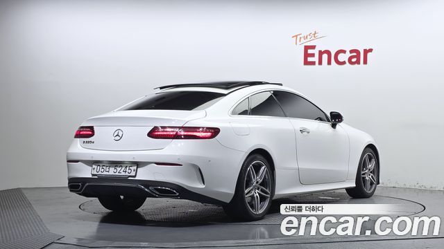 Mercedes-Benz E-Class 2019 — photo 2