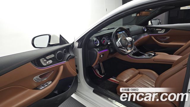 Mercedes-Benz E-Class 2019 — photo 10