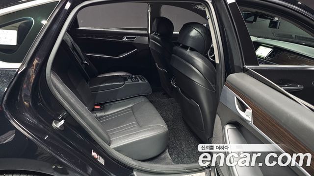 Genesis G80 2017 — photo 11
