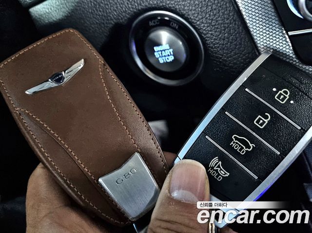 Genesis G80 2017 — photo 14