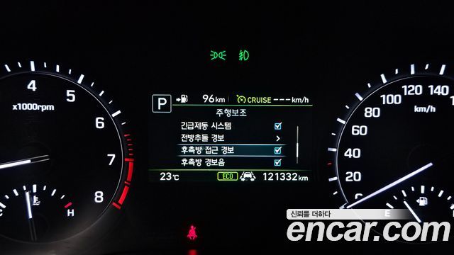 Genesis G80 2017 — photo 16