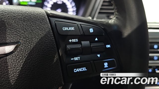 Genesis G80 2017 — photo 18