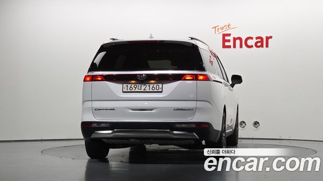 Kia Canival 2021 — photo 4