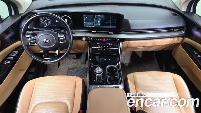Kia Canival 2021 — photo 10