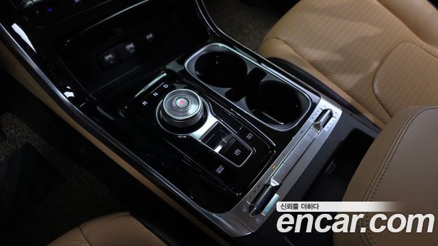 Kia Canival 2021 — photo 12