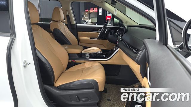 Kia Canival 2021 — photo 17