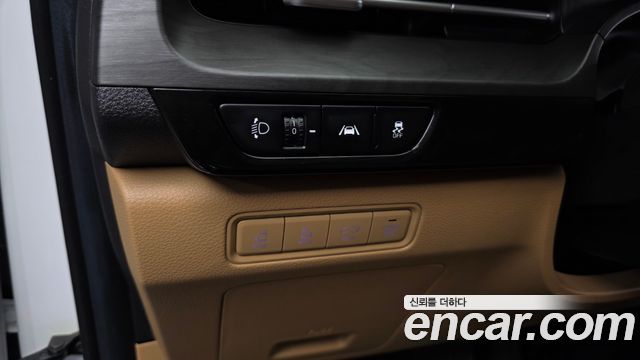 Kia Canival 2021 — photo 23