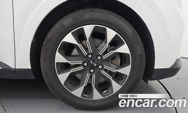 Kia Canival 2021 — photo 7