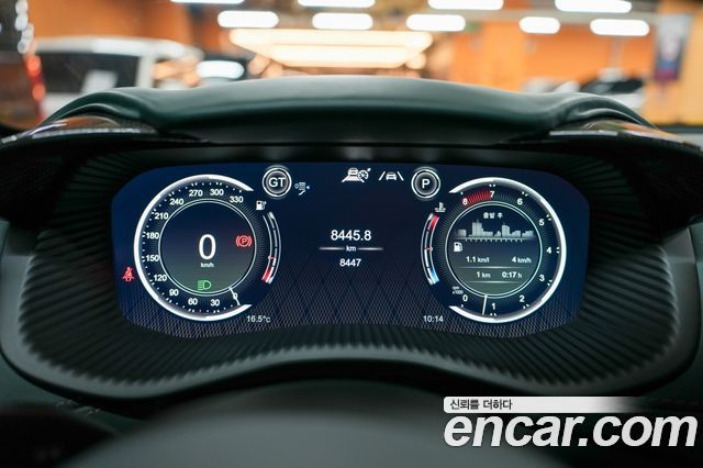 Aston Martin DBX 2024 — photo 8