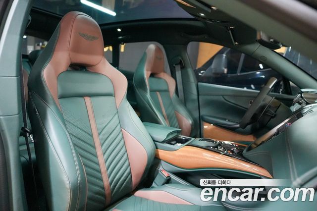 Aston Martin DBX 2024 — photo 12